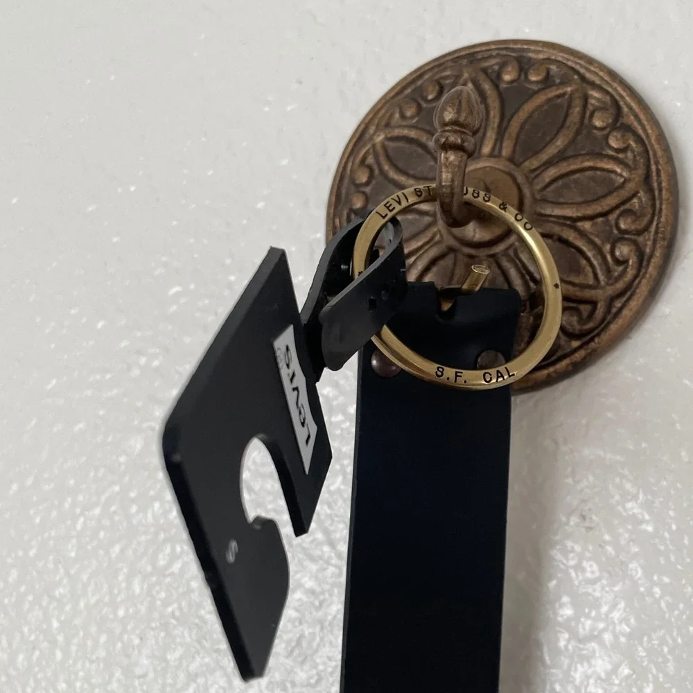 Levis Women's Black‎ Leather Belt Gold Buckle Casual Fashion Accessory